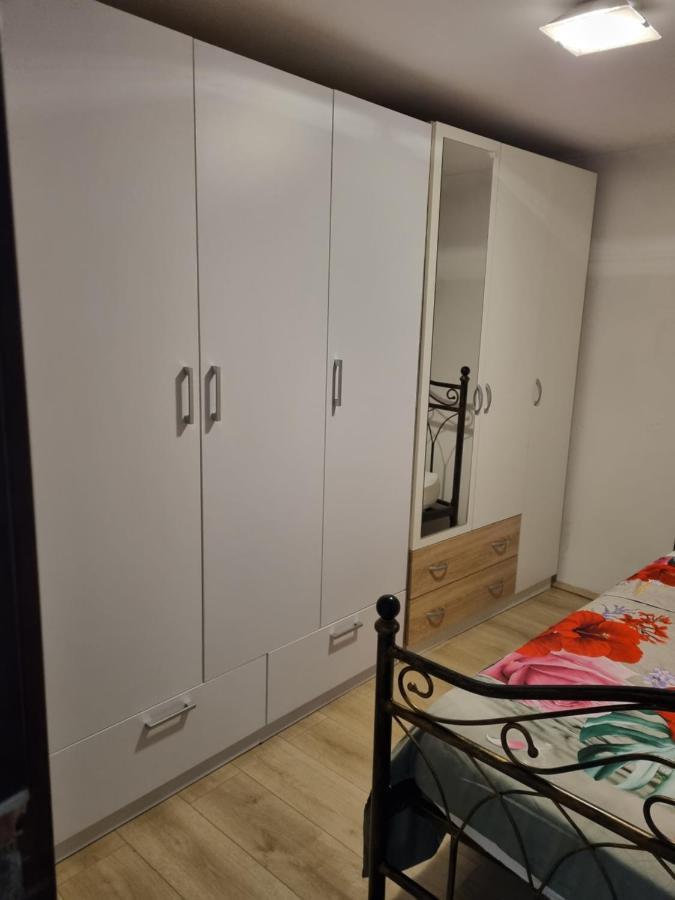 Apartamento Caci Črni Kal Exterior foto